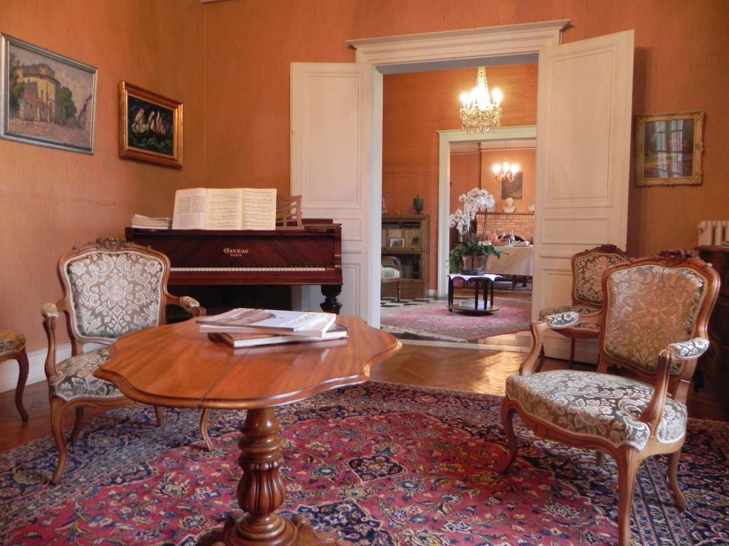 Chateau Belles Graves Bed & Breakfast Pomerols Bagian luar foto