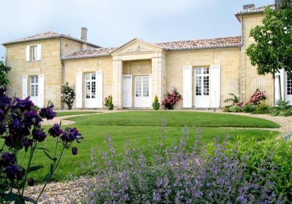 Chateau Belles Graves Bed & Breakfast Pomerols Bagian luar foto