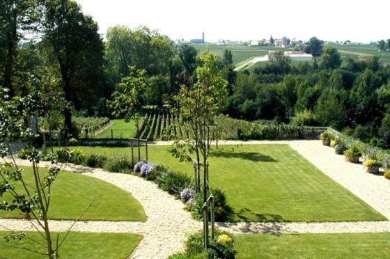 Chateau Belles Graves Bed & Breakfast Pomerols Bagian luar foto