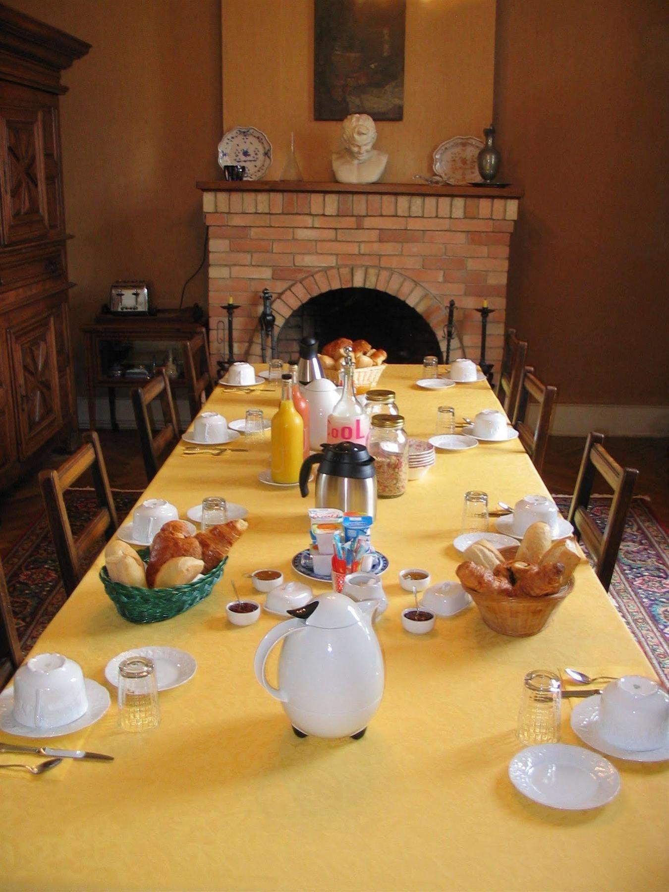 Chateau Belles Graves Bed & Breakfast Pomerols Bagian luar foto